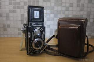 Legendární dvouoká zrcadlovka Meopta Flexaret + pouzdro
