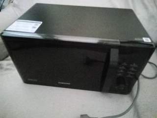 NOVÁ mikrovlnná trouba Samsung, černá, 23 l