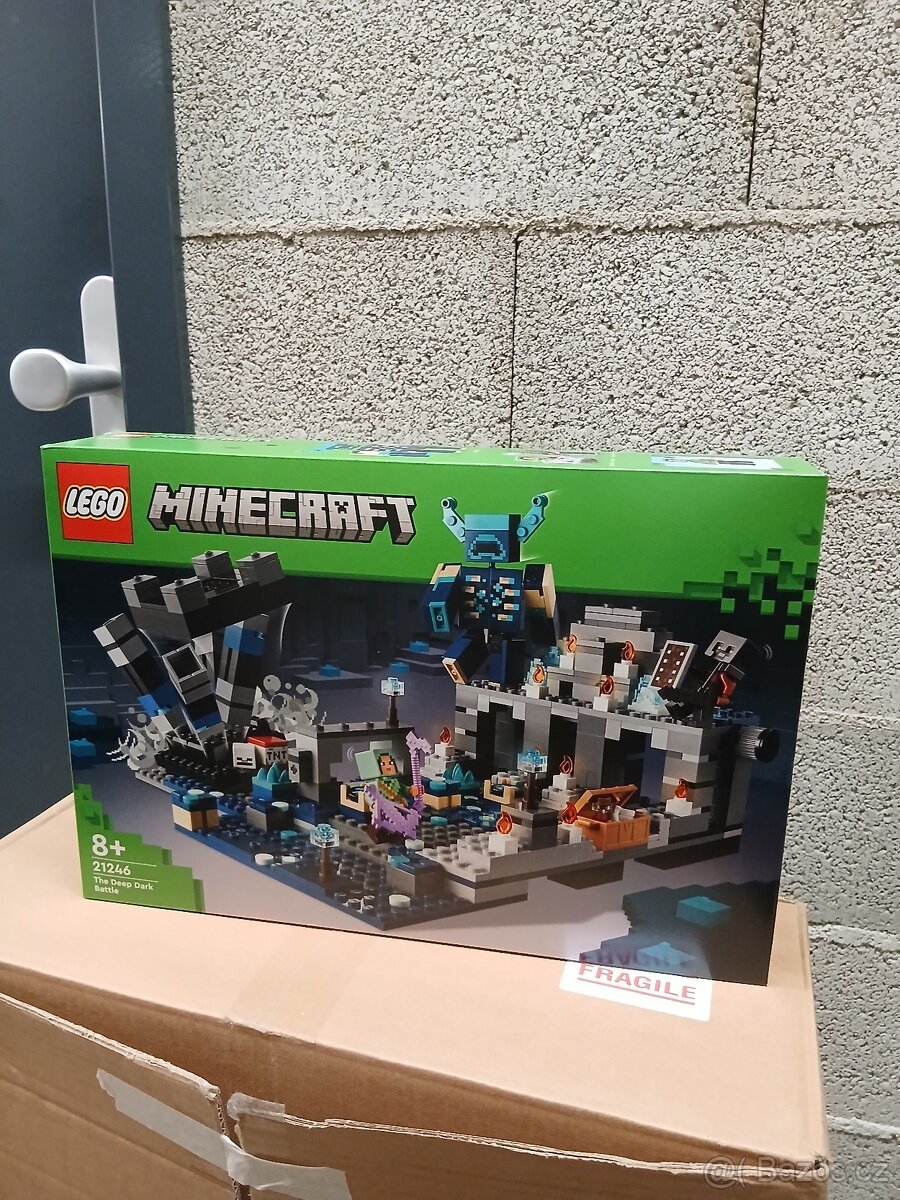 Lego 21246. Bitva v Deep Darku.