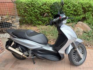 Zánovní skůtr Piaggio Beverly 300 ie ABS