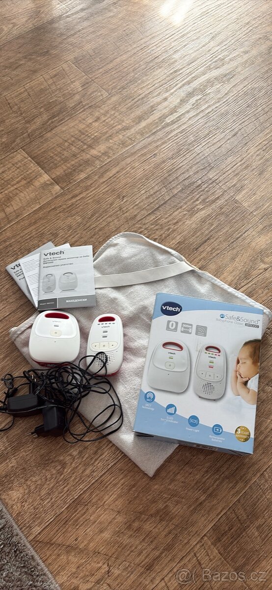 Chůvička VTech Safe&Sound BM1000 + nepromokavý chránič