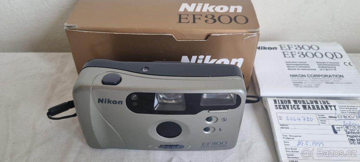 NIKON EF-300 KOMPAKTNÍ ANALOGOVÝ FOTOAPARÁT