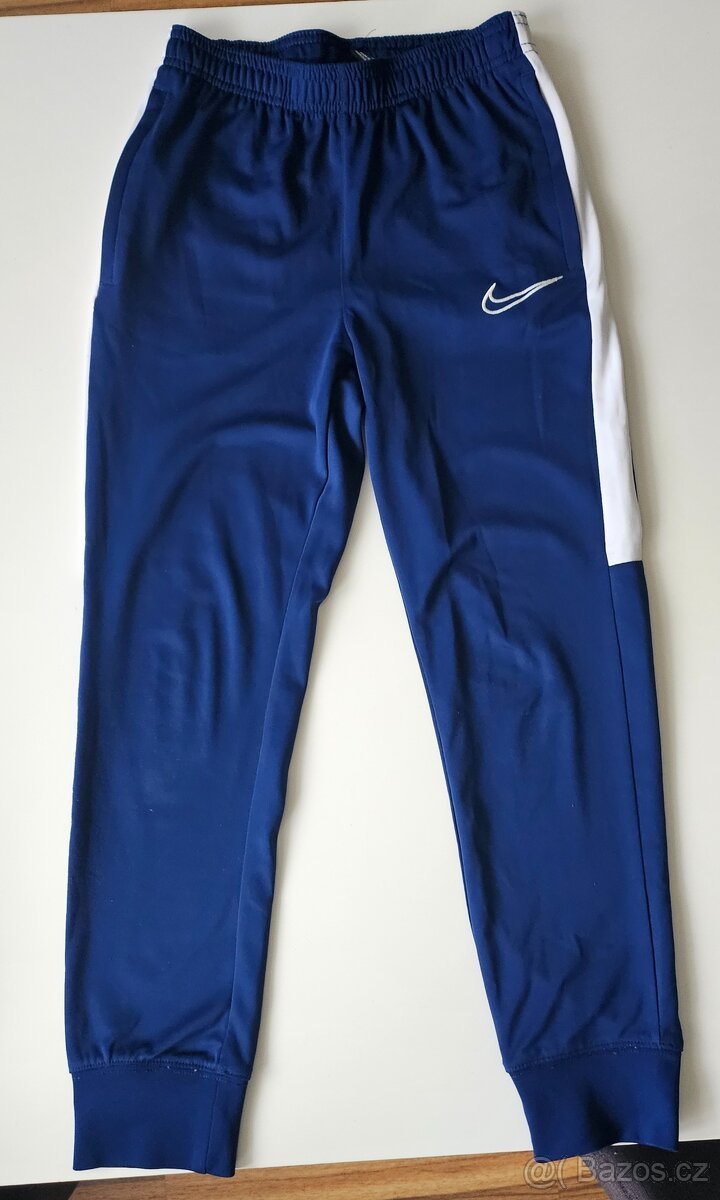Dětské tepláky Nike vel. 137-147