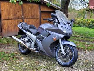 Yamaha FJR 1300 ABS, r. 2004 – repasovaná převodovka, nová S