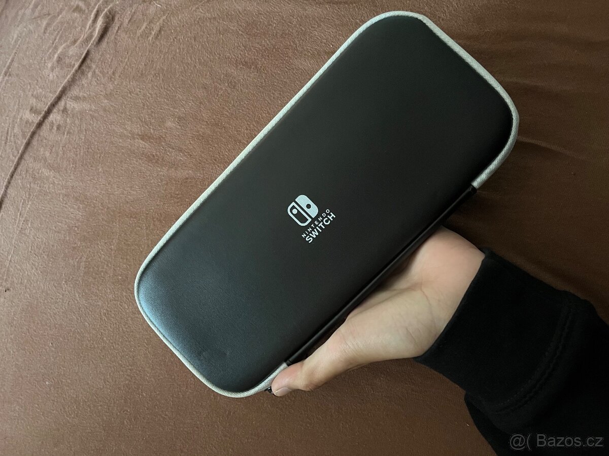 Nintendo Switch OLED + příslušenství