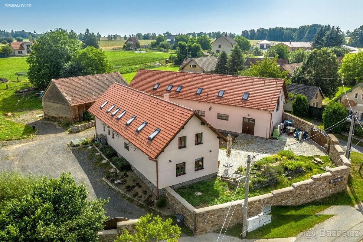 Prodám areál 2938 m² | restaurace, výroba, bydlení | Benešov