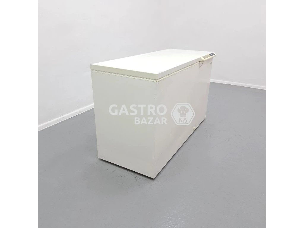 Pultový mrazák Caravell bíly 98x60x88 plně funkční