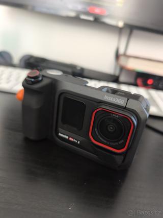 Insta360 Ace Pro 2 + originální Insta360 Power Grip