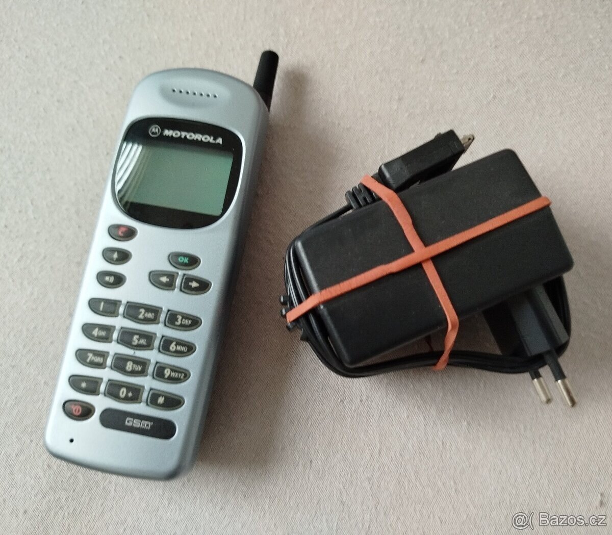 Prodám tento mobilní telefon