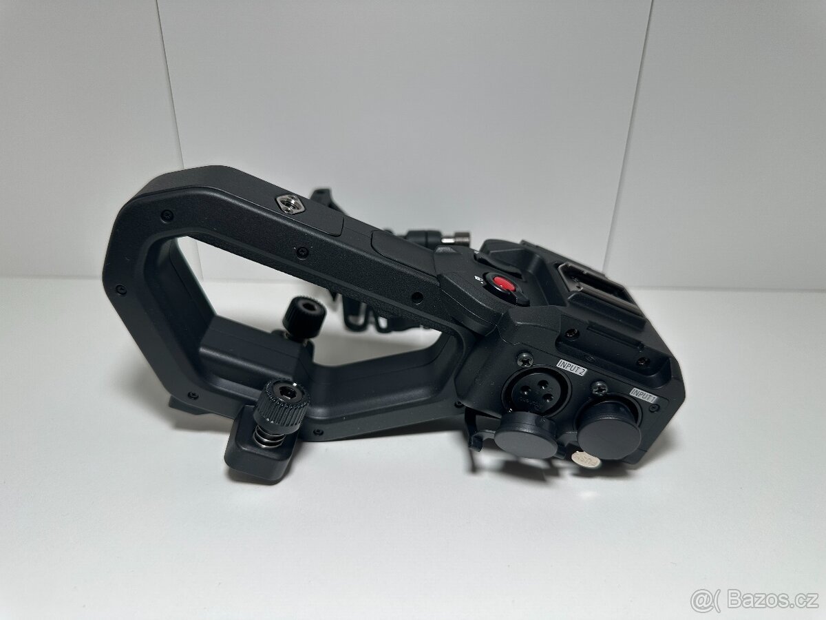 Odnímatelná rukojeť s XLR Canon C50
