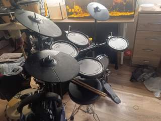 Roland V-Drums TD-1 – elektronická bicí souprava