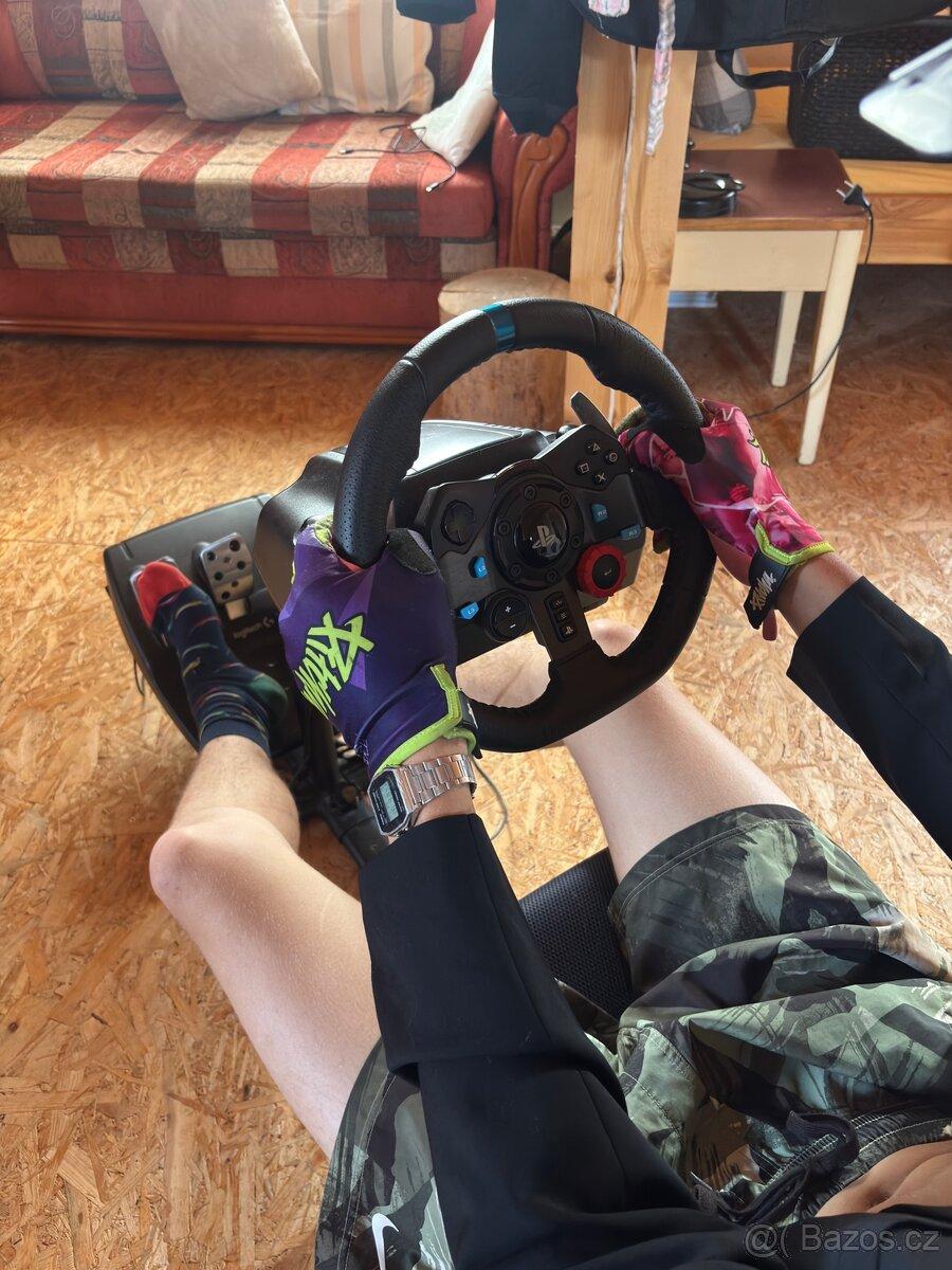 Herní volant Logitech g29 + RedBull racing sedačka