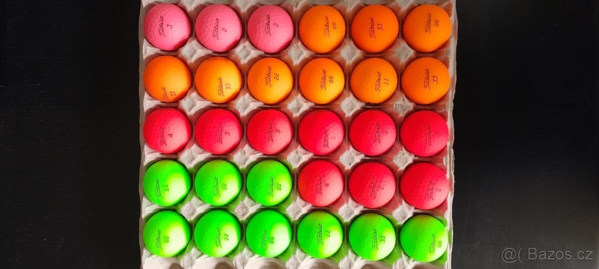 Použité golfové míčky značky “TITLEIST”, různé barvy