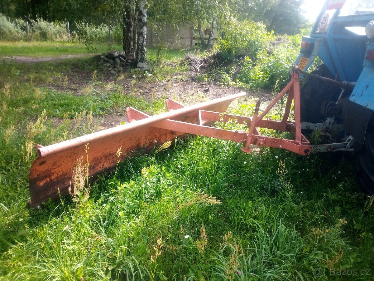 Radlice na sníh za traktor