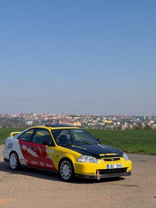 Honda Civic 6g coupe 1.6 iLS