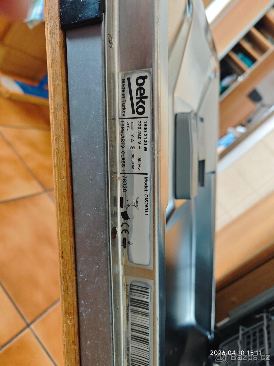 Vestavná myčka Beko