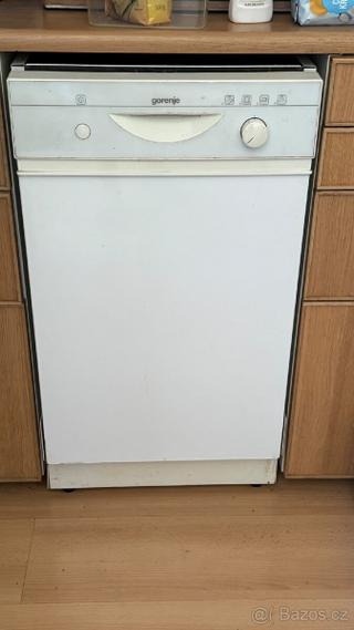 Myčka volné stojící 45cm