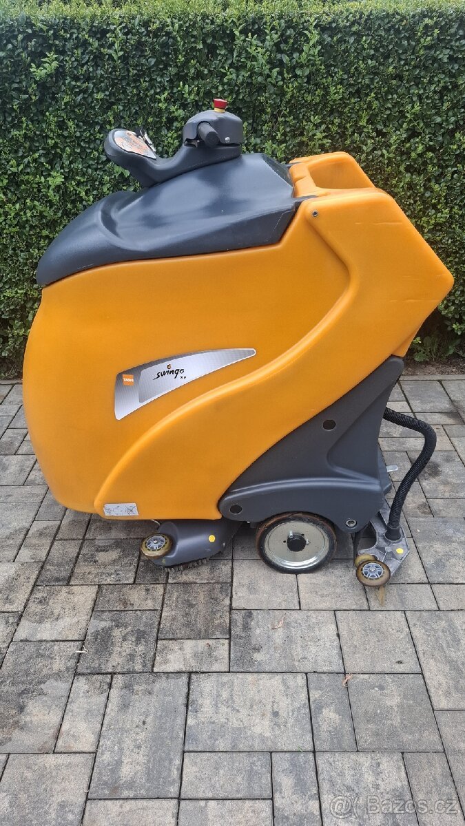 TASKI Swingo XP 75 – samojízdný podlahový mycí stroj