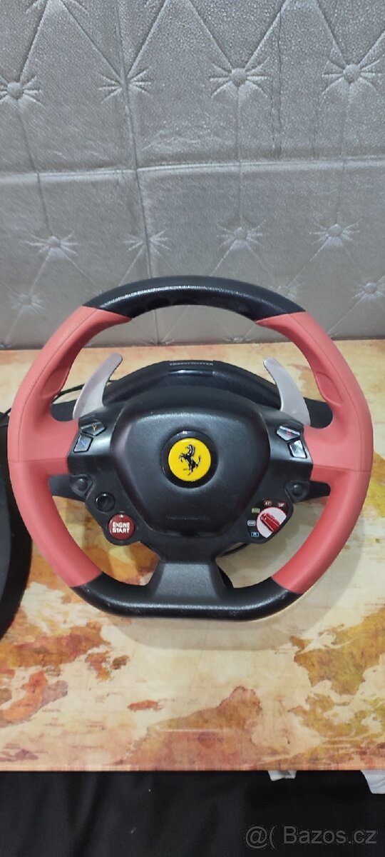 Volant Thrustmaster Ferrari 458 Spider.