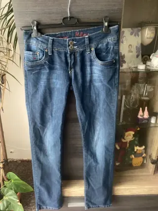 RIFLE -- TOMMY HILFIGER