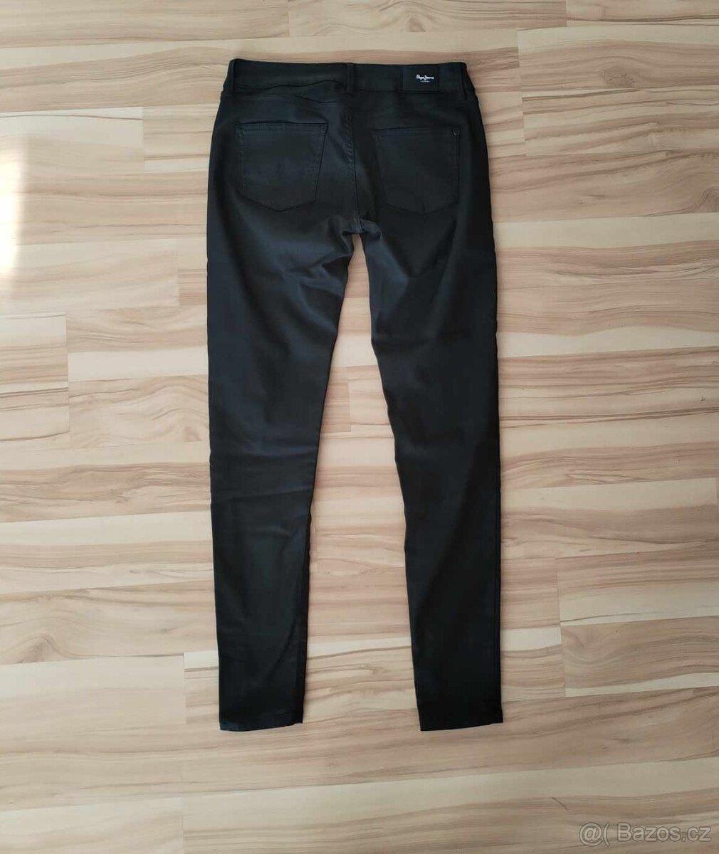 Dámské rifle džíny Pepe Jeans Pixie černé 27-28/30