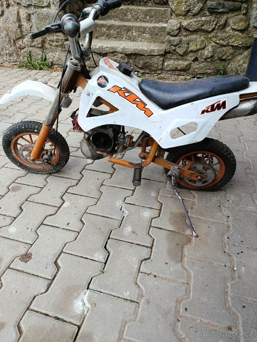 Náhradní dily