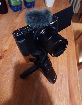 Vynikající kamera SONY ZV-1 (Vlog camera)