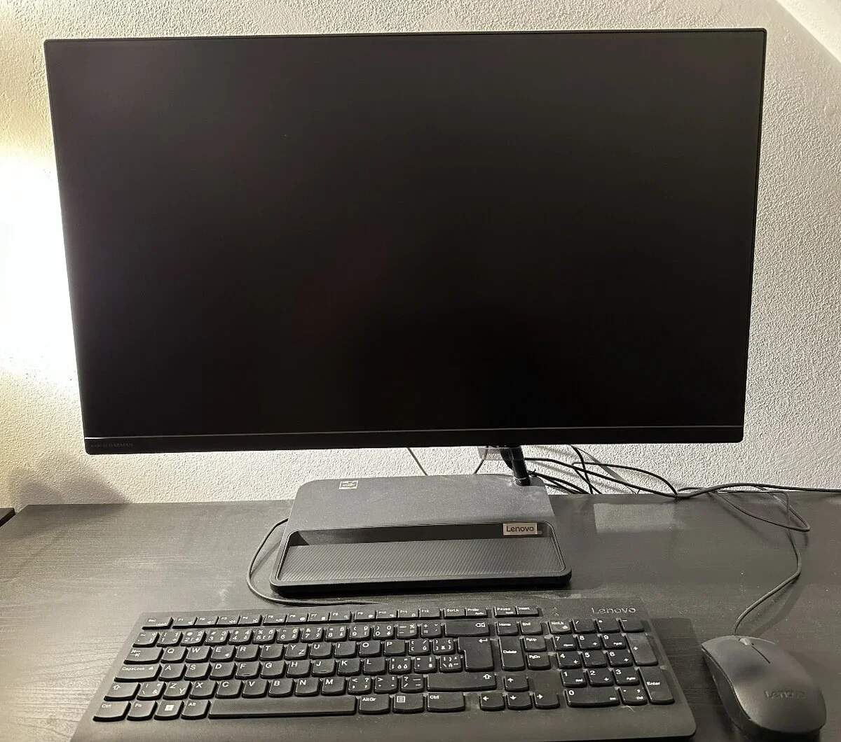 27"_LENOVO IDEACENTRE 27ARR9_AMD RYZEN 5 7535HS_16GB_SSD